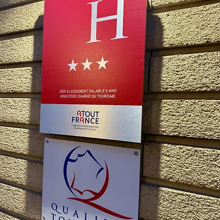 Отель Le Grand 3*